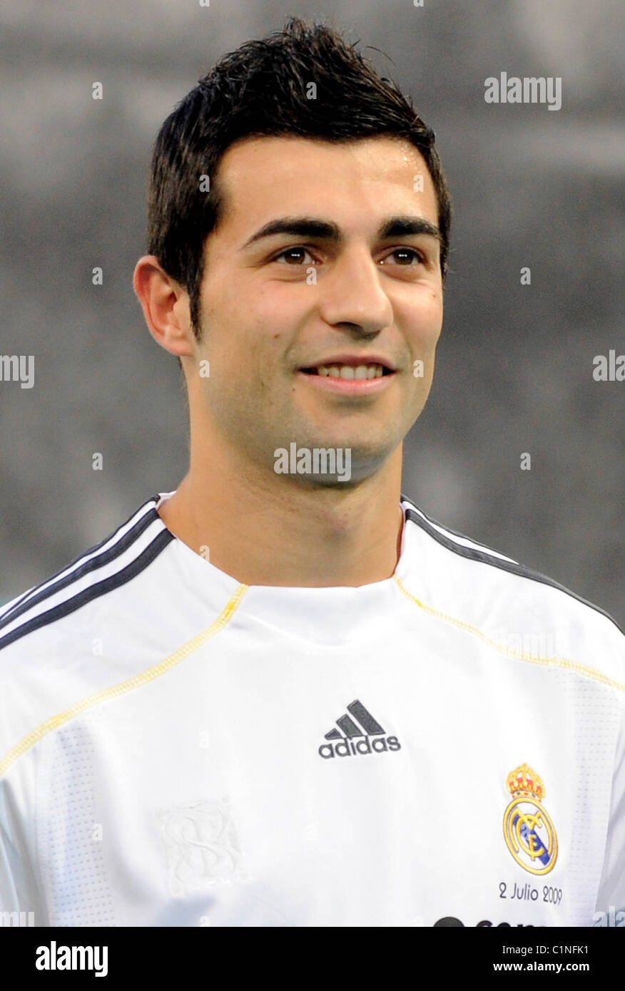 Real Madrid’s new player Raul Albiol during the presentation ceremony