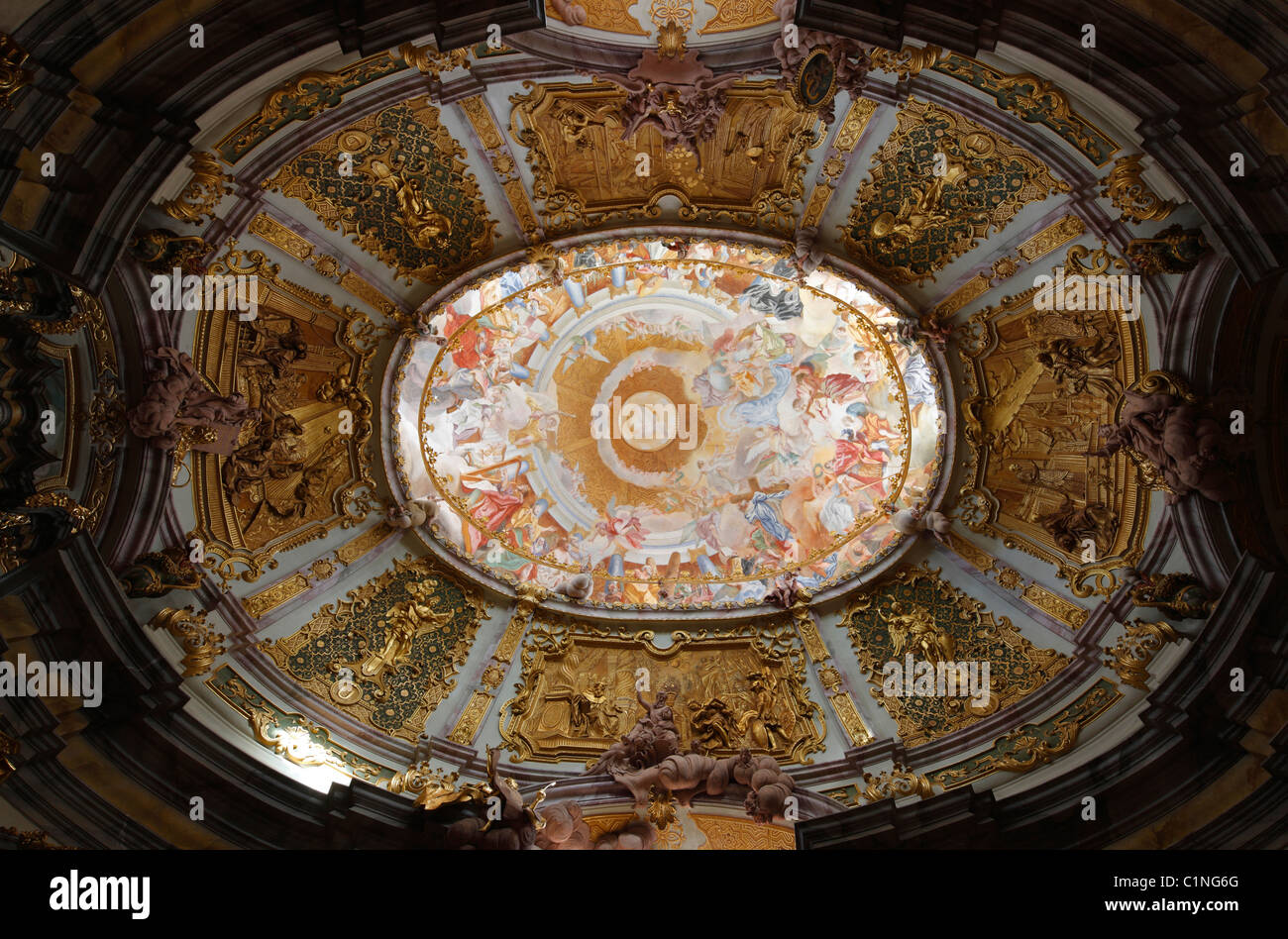 Weltenburg, Klosterkirche, Blick in die Kuppel Stock Photo - Alamy