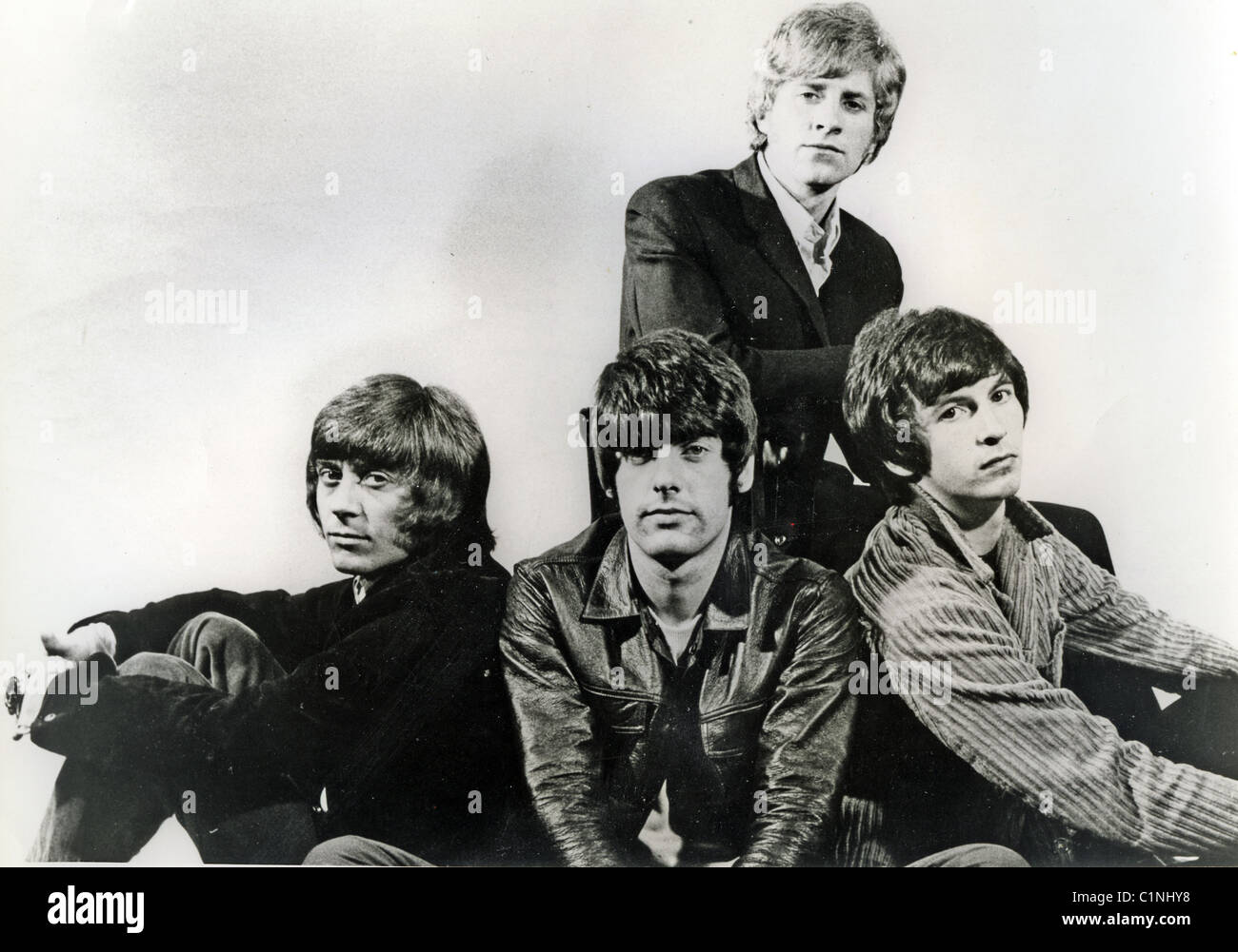 HONEYBUS Promotional photo of UK pop group in 1964. From left Peter Kircher, Colin Hare, Ray Lane (background) and Jim Kelly Stock Photo