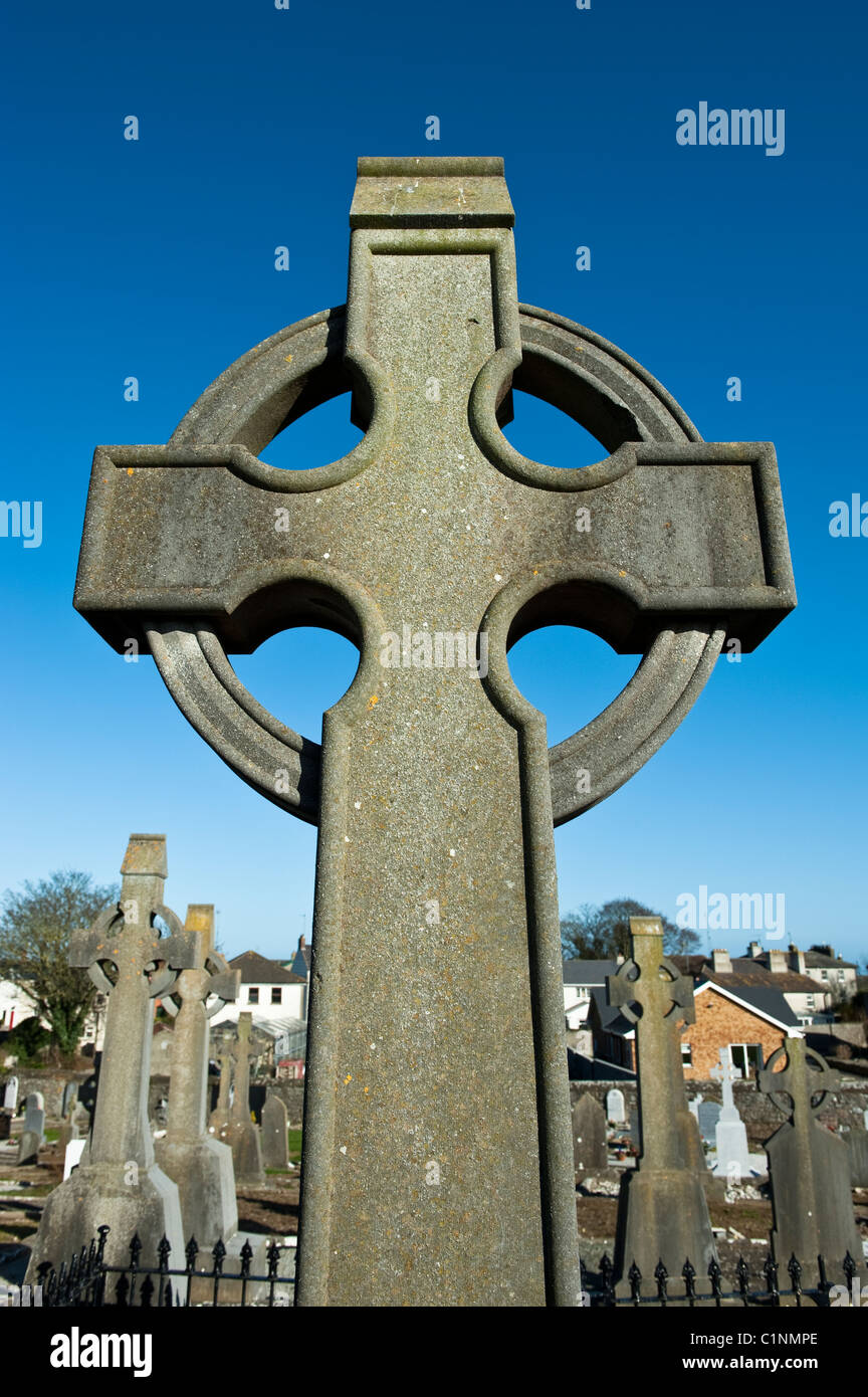Irish cross headstone grave hi-res stock photography and images - Alamy