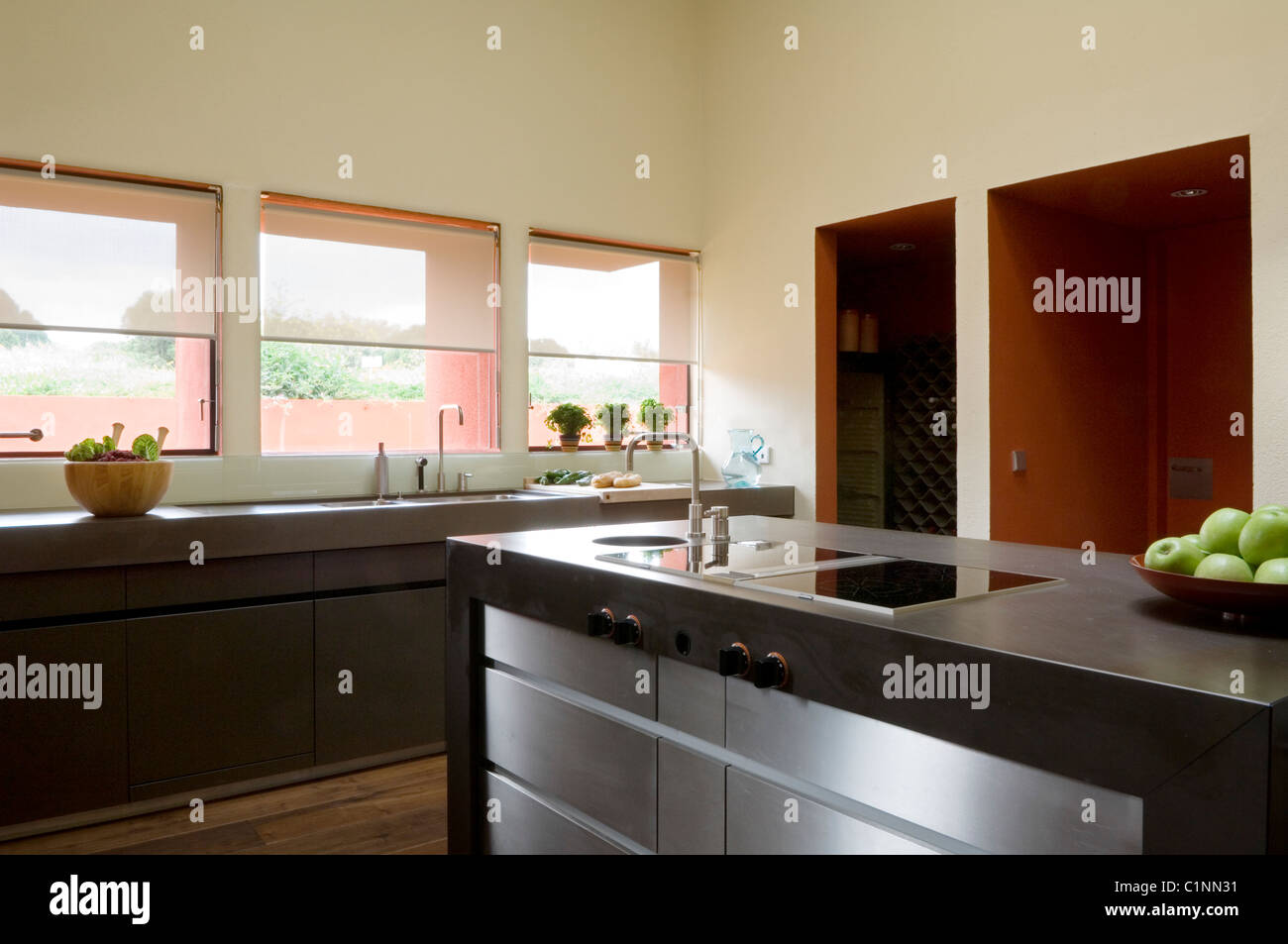 Spanish modernist house designed in a geometric style by leading