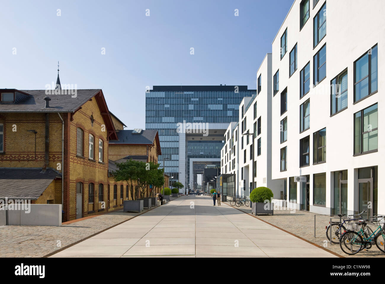 Köln, Rheinauhafen, links das alte Hafenamt Stock Photo