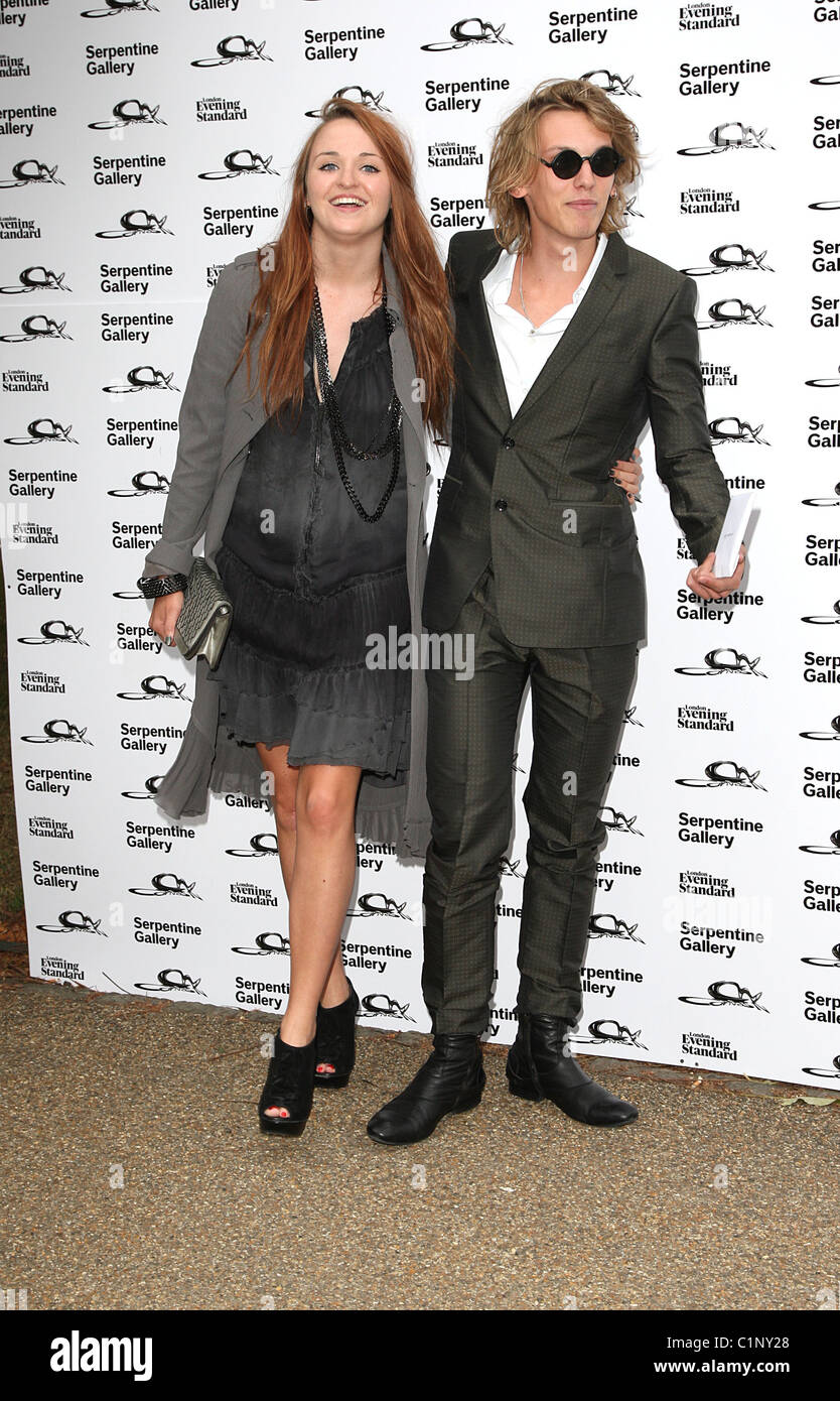 Jamie Campbell Bower And Girlfriend Hi res Stock Photography And Images 