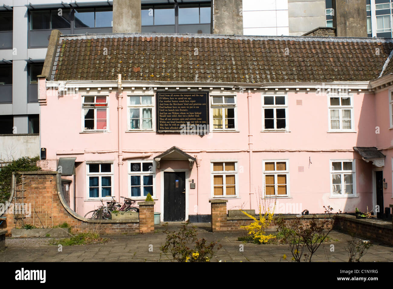 Almshouse bristol hi-res stock photography and images - Alamy