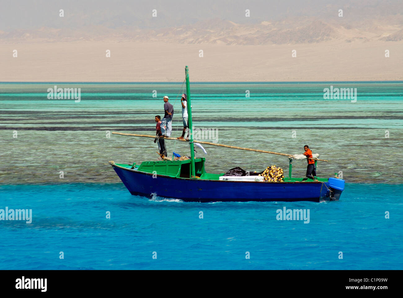 Egypt, fishermen in the Red Sea Stock Photo - Alamy