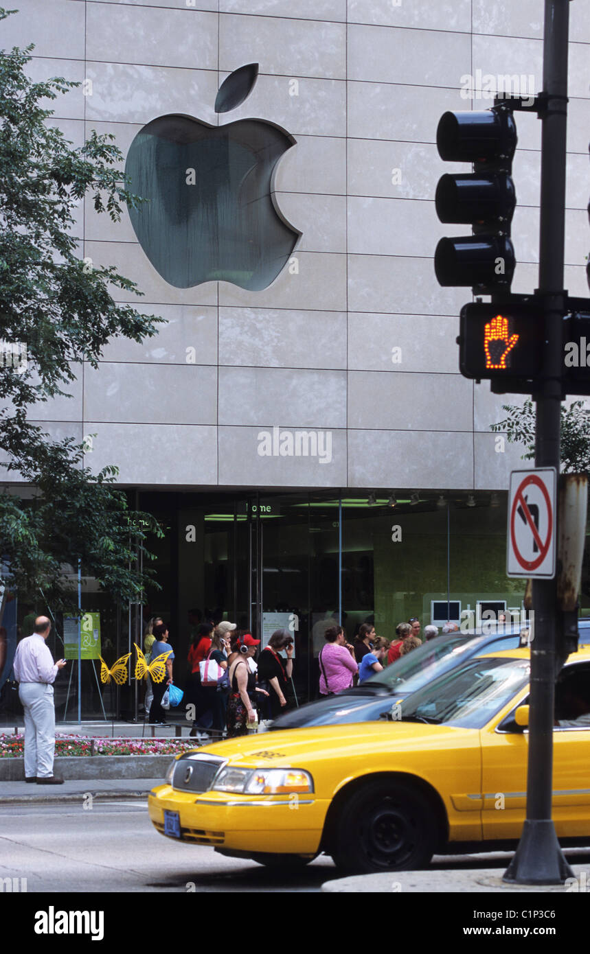 Apple Store Michigan Avenue, Chicago, IL, USA Stock Photo - Alamy