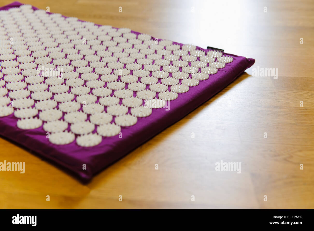 Spike mats hi-res stock photography and images - Alamy