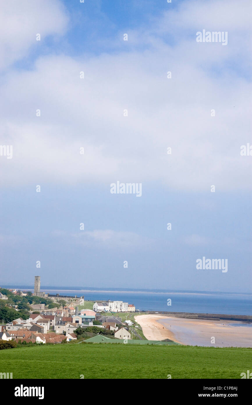 Seaside view blue sky hi-res stock photography and images - Alamy
