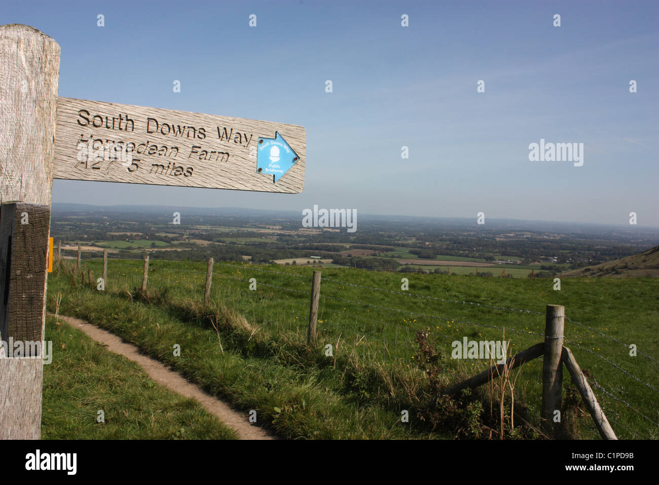 England, Sussex, sign for South Downs Way on Ditchling Beacon Stock Photo