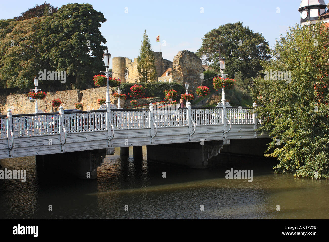 England, Kent, Tonbridge Castle, bridge over River Medway Stock Photo