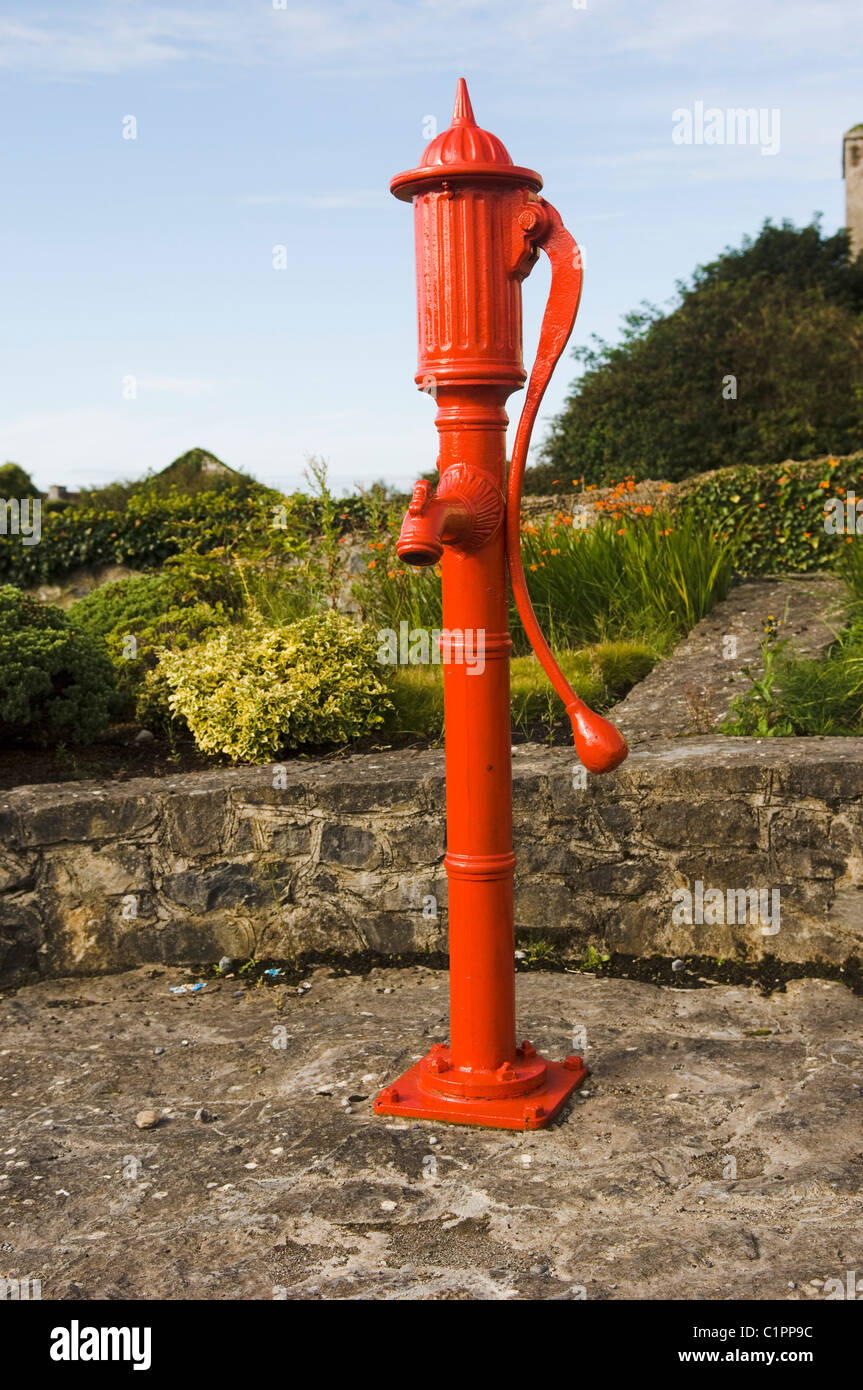 Old red water pump hi-res stock photography and images - Alamy