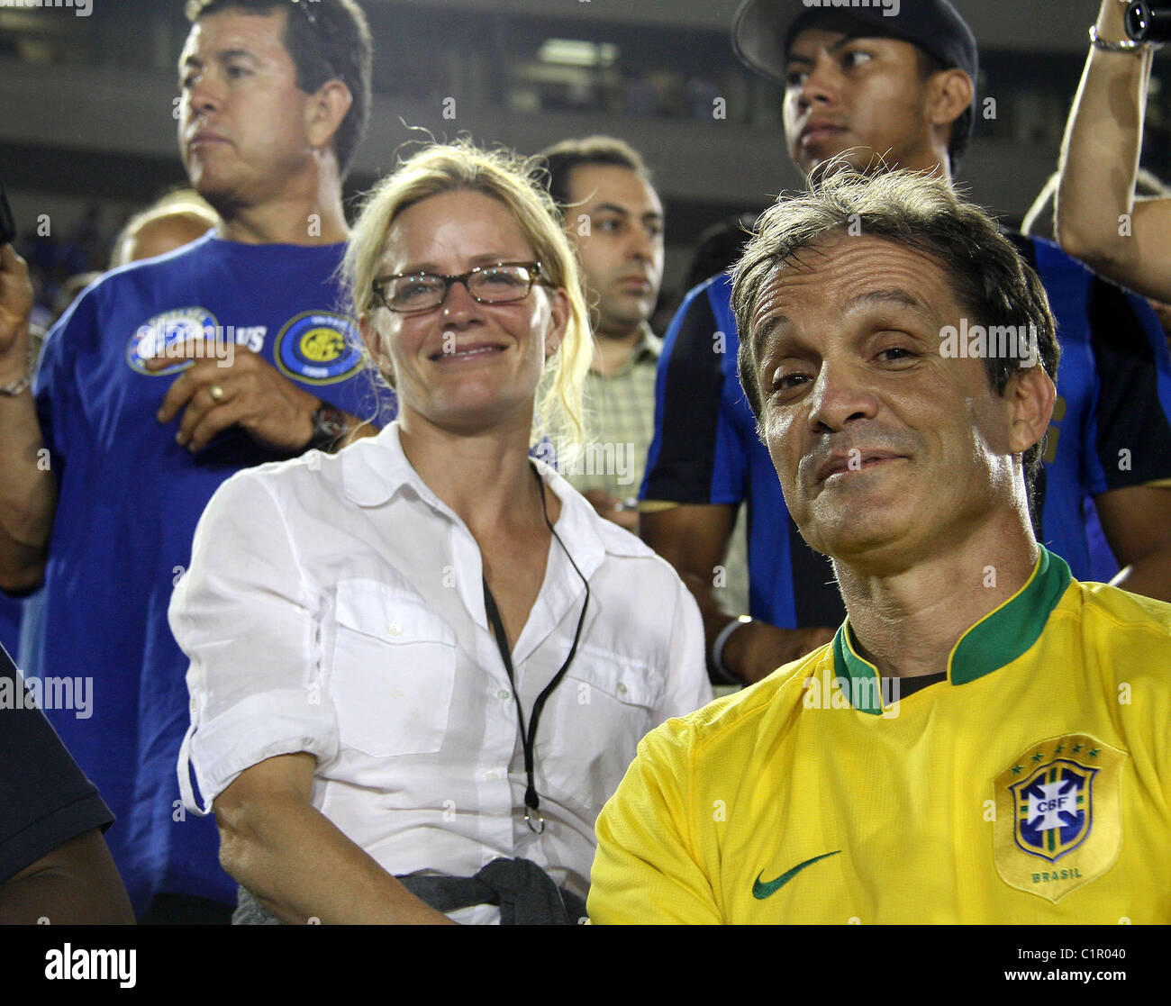 Elisabeth Shue Chelsea v Inter Milan at the Rose Bowl Pasadena, California  - 21.07.09 Stock Photo - Alamy