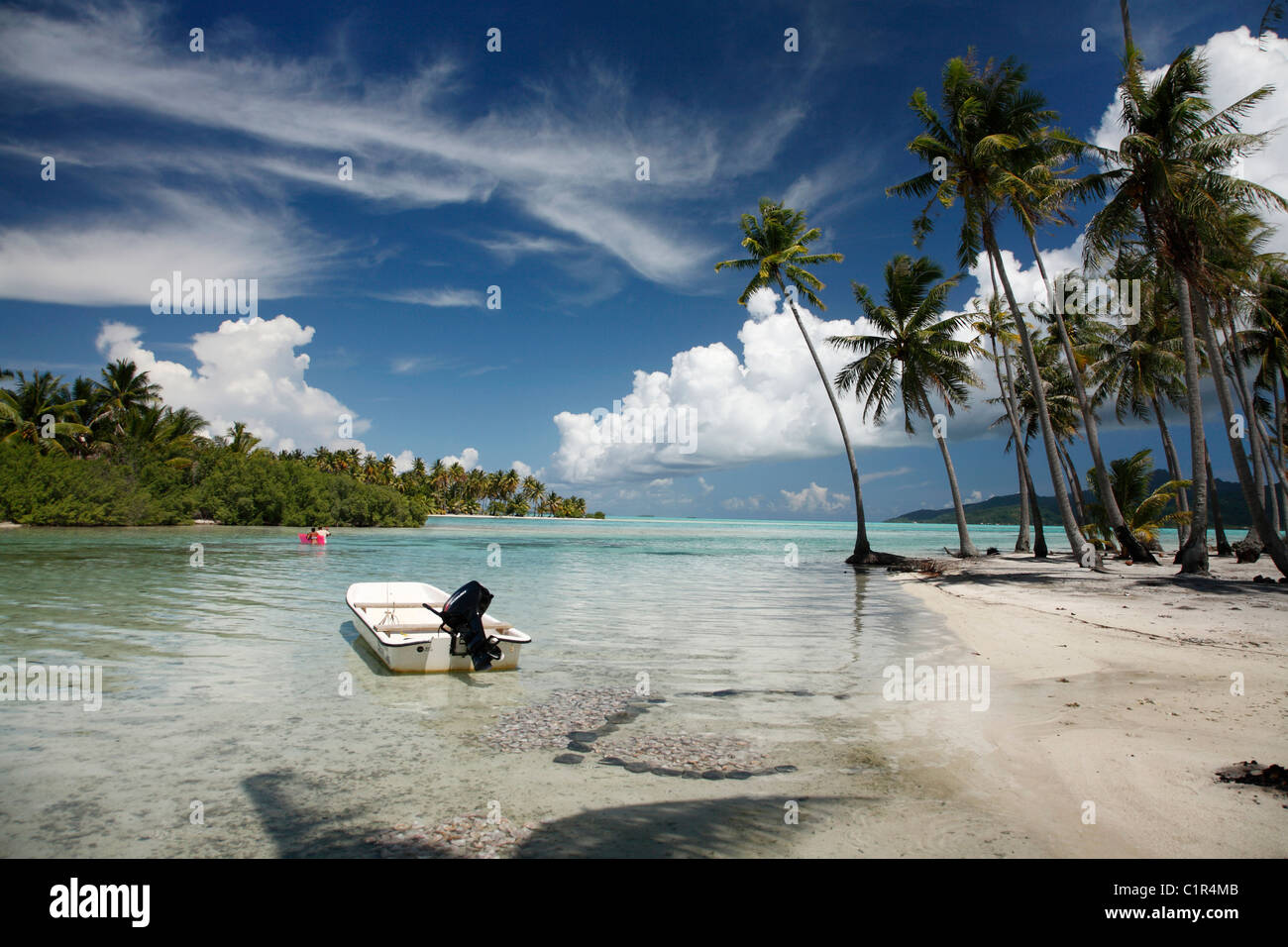 Tahaa beach hi-res stock photography and images - Alamy