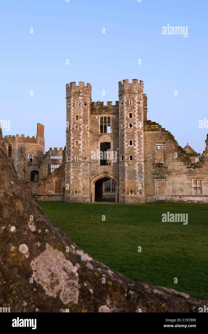 The ruins of Cowdray House in Cowdray Park, Midhurst, West Sussex ...