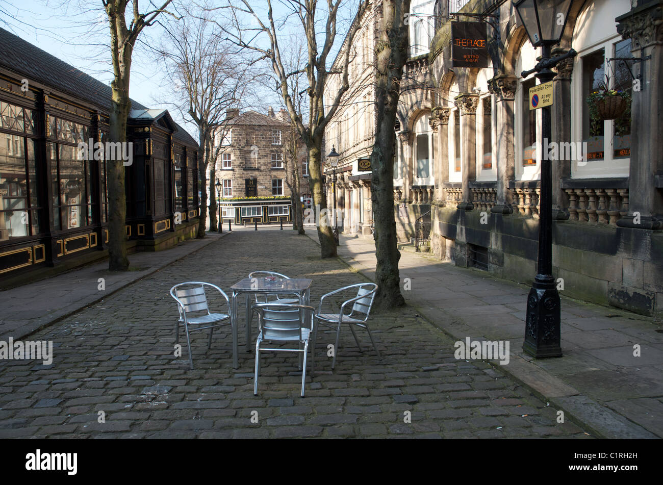 cobbled street in harrogate Stock Photo Alamy