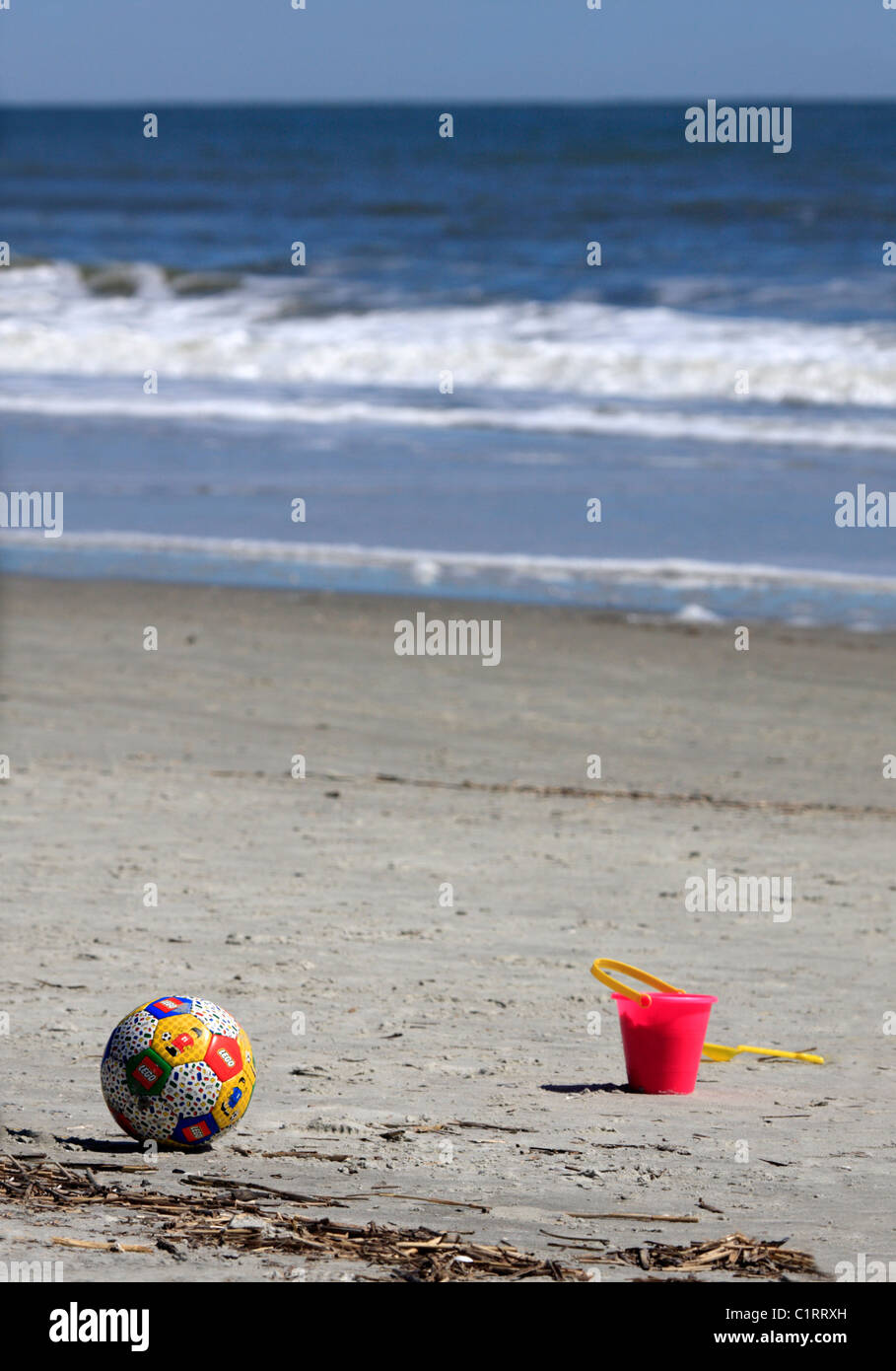 Plastic toys beach lego hires stock photography and images Alamy