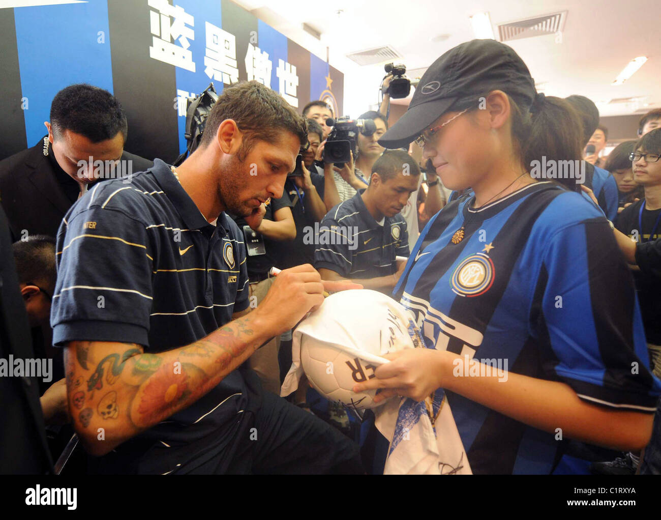 Marco Materazzi Inter Milan footballers meet fans at a Nike store in  Beijing Beijing, China - 05.08.09 ** ** Stock Photo - Alamy