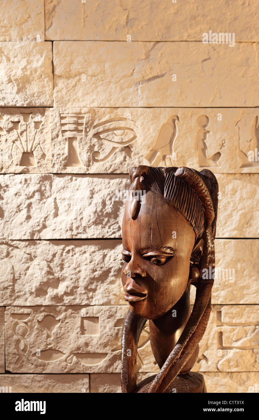 Nigeria wood carving hires stock photography and images Alamy