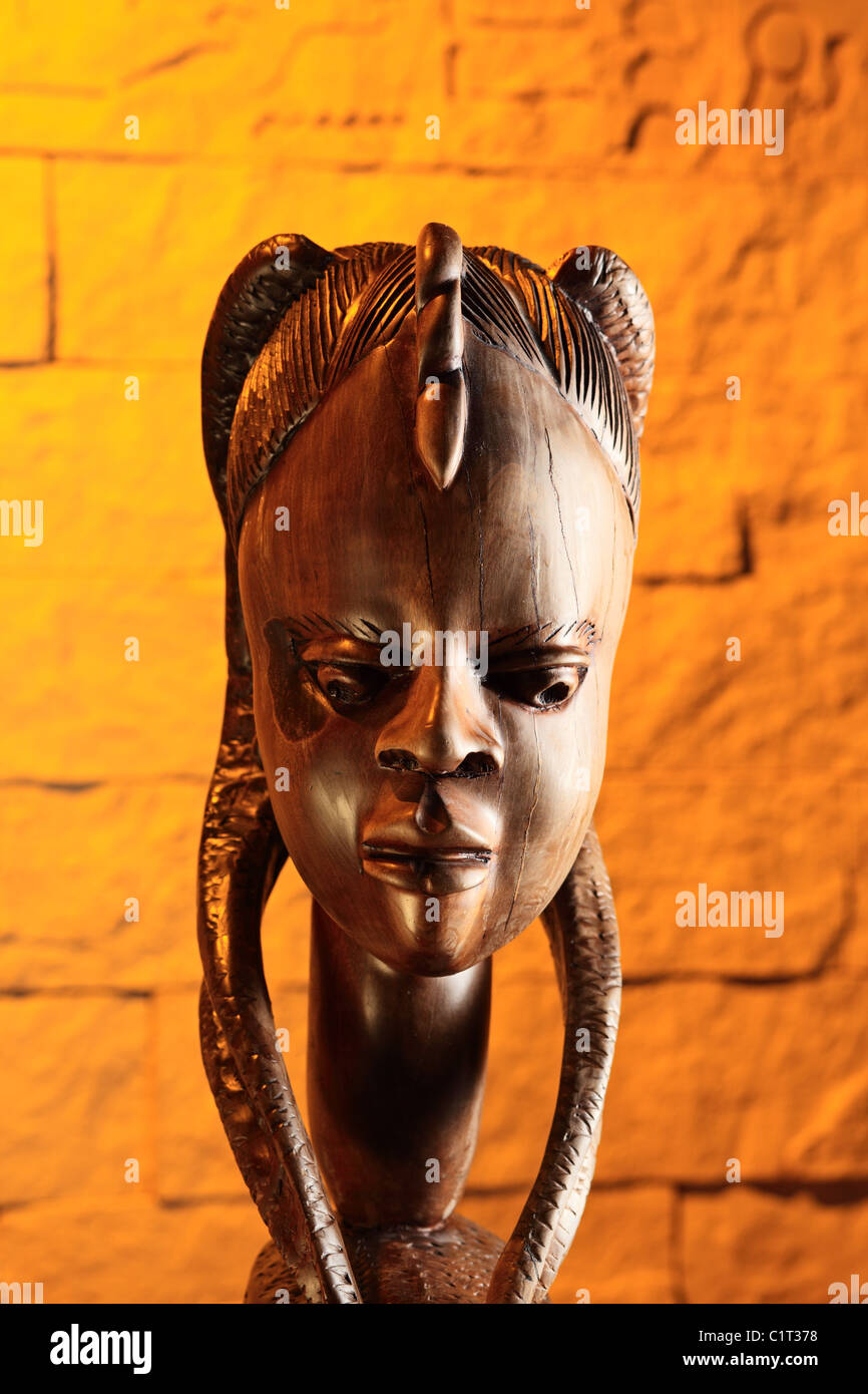 Nigeria wood carving hires stock photography and images Alamy