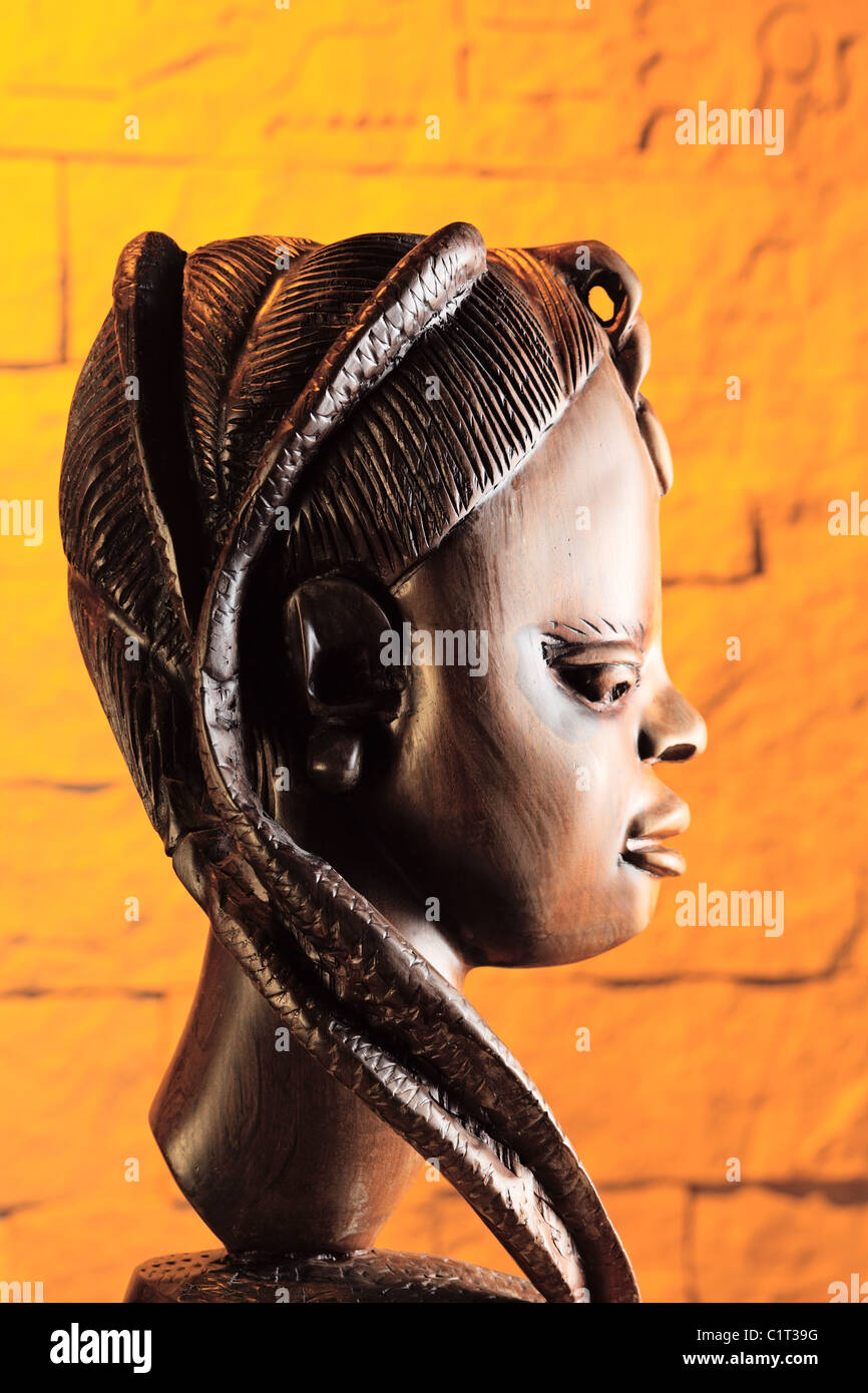 Nigeria wood carving hires stock photography and images Alamy