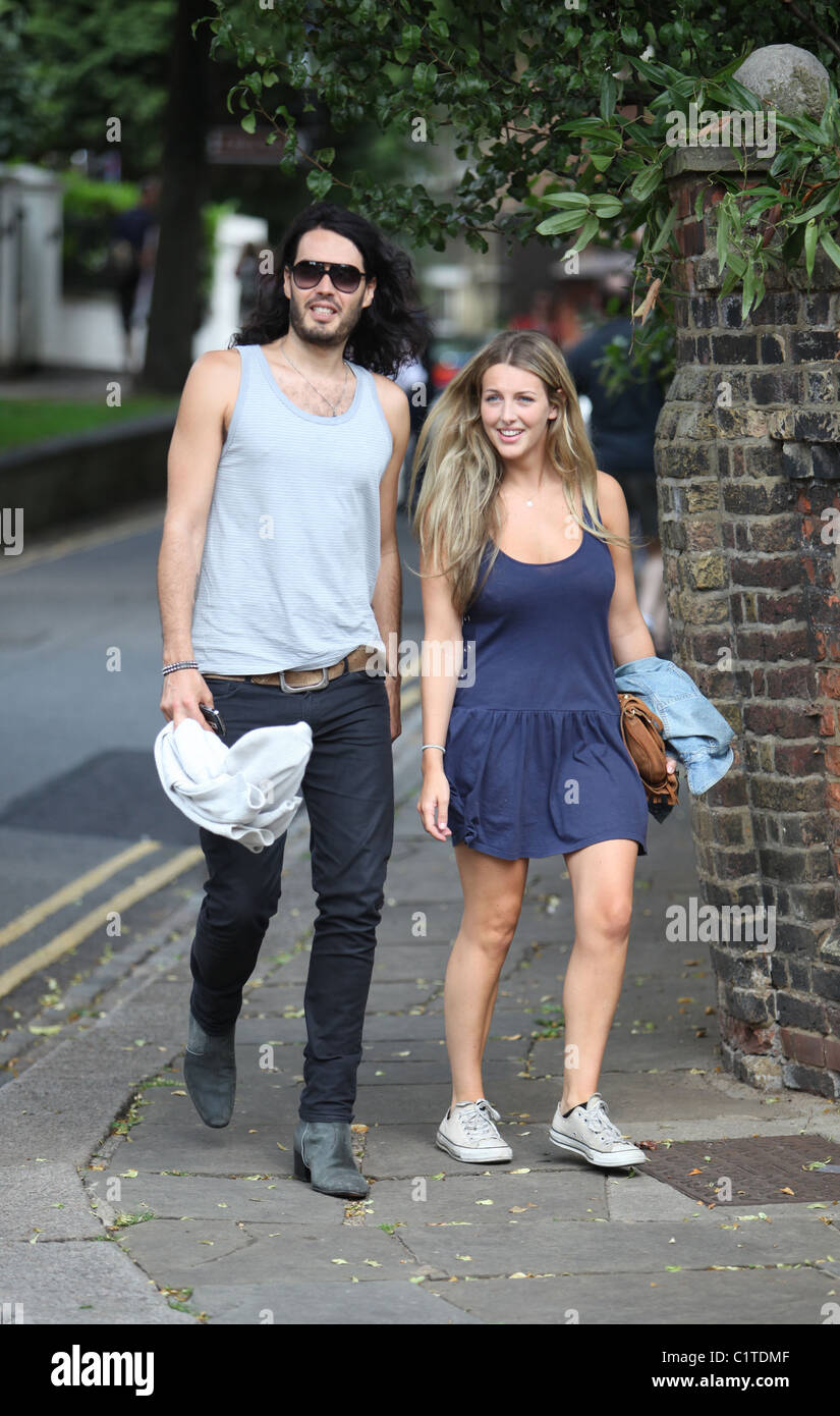 Russell Brand is spotted walking with Laura Gallacher, prompting  speculation they have rekindled their romance. The pair, who Stock Photo -  Alamy