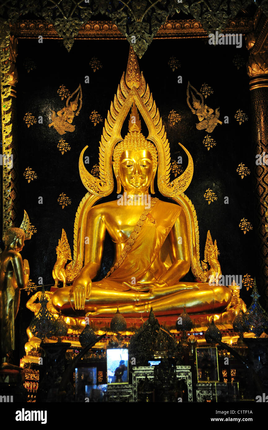 Wat Phra Si Ratana Mahatat - Phitsanulok Stock Photo