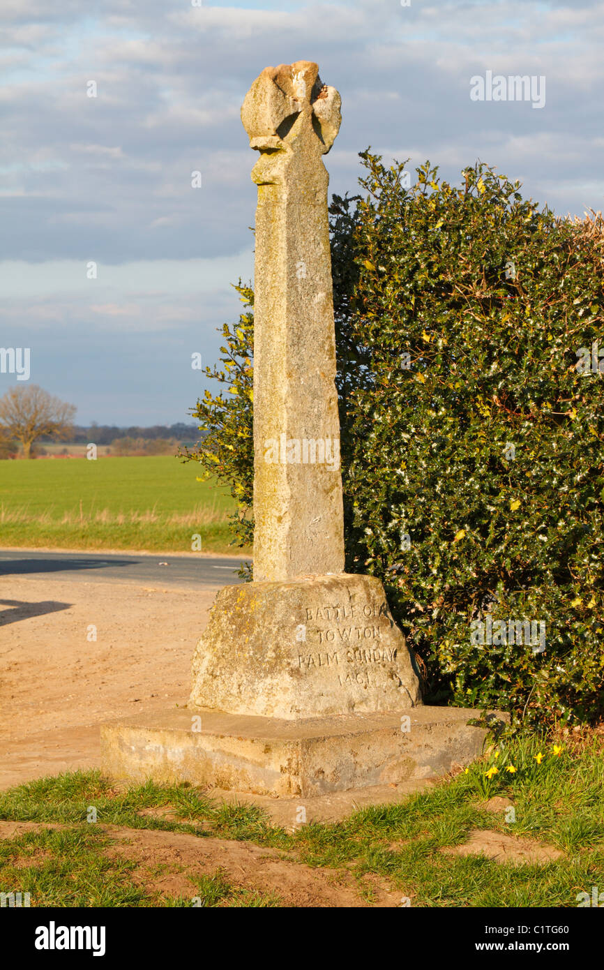 Towton Cross, 1461 War of the Roses Memorial at Towton near Tadcaster, North Yorkshire, England, UK. Stock Photo