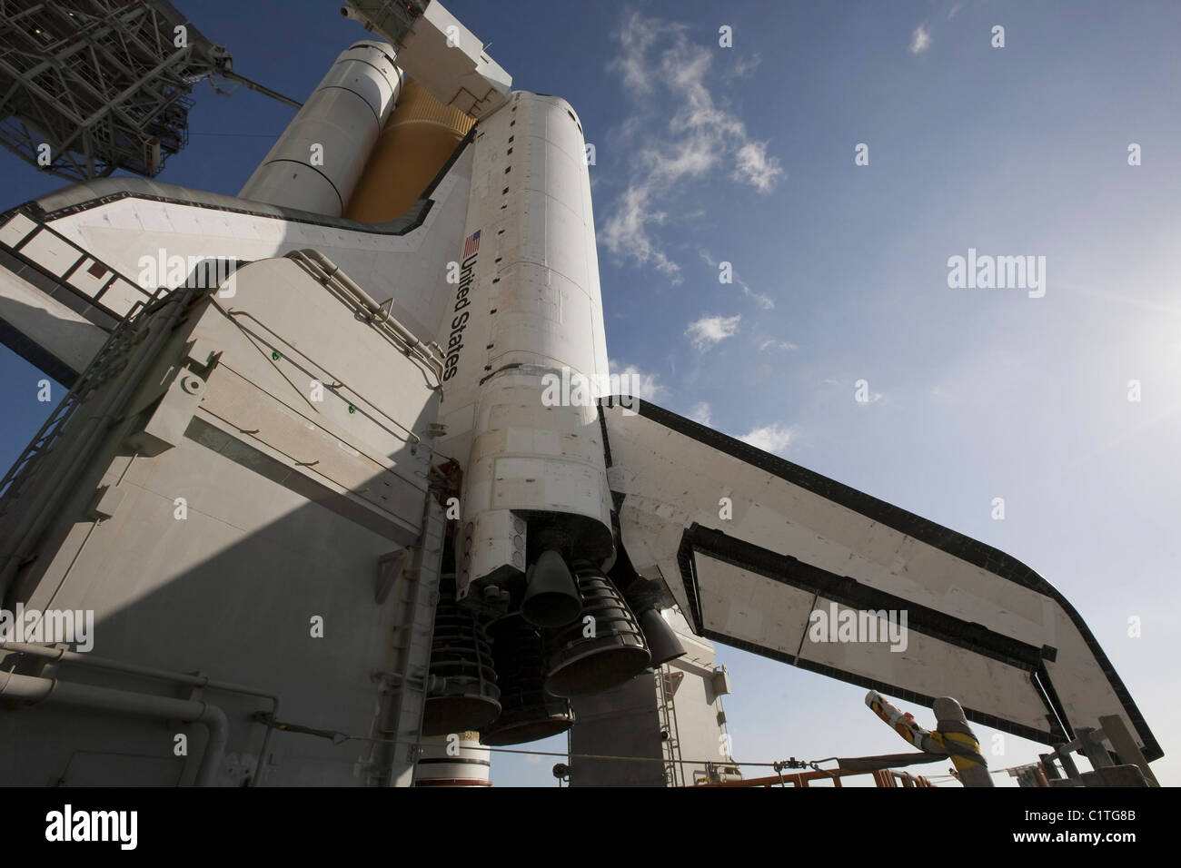 Space Shuttle Endeavour on the launch pad at Kennedy Space Center ...