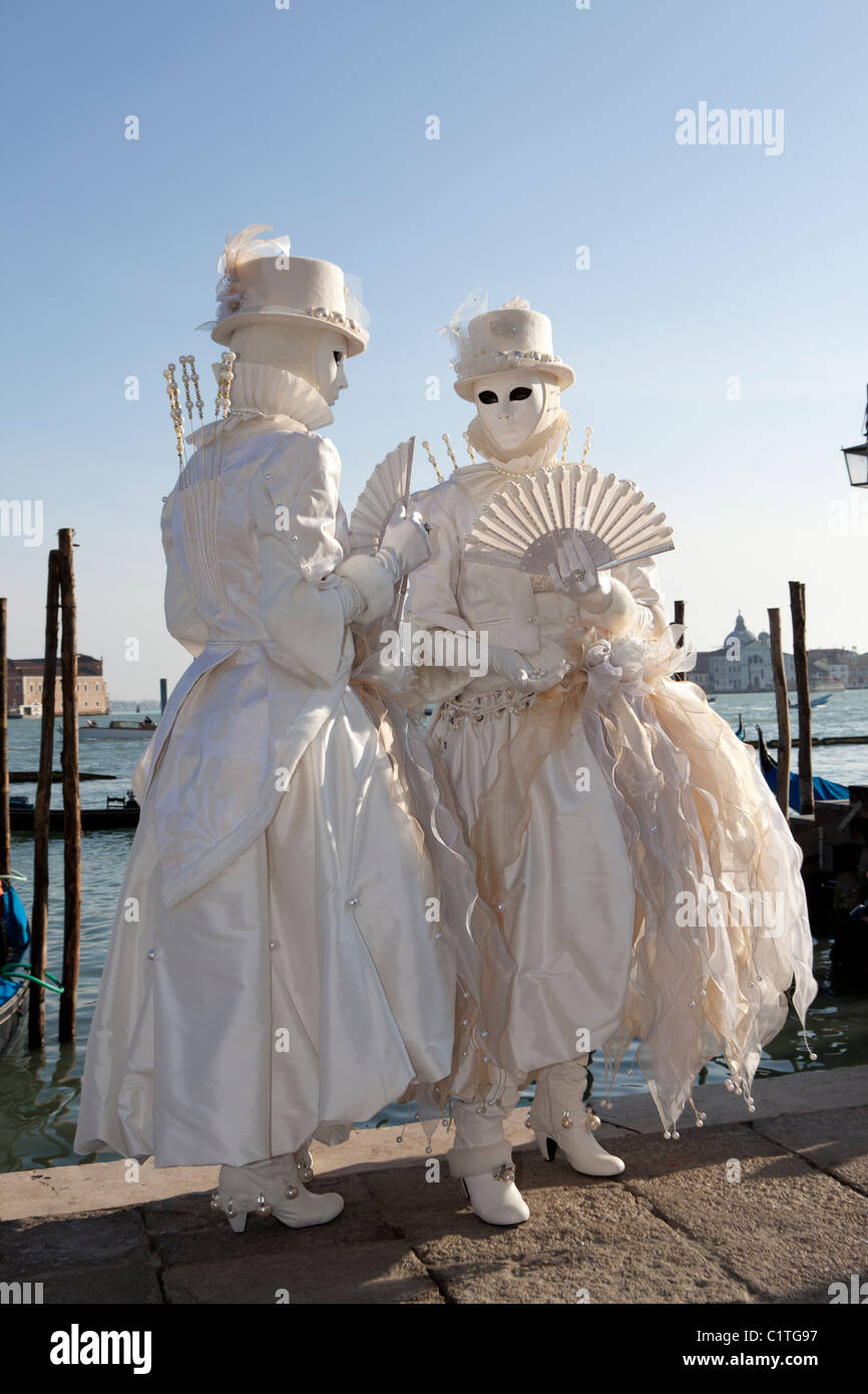 Venetian costumes hi-res stock photography and images - Alamy