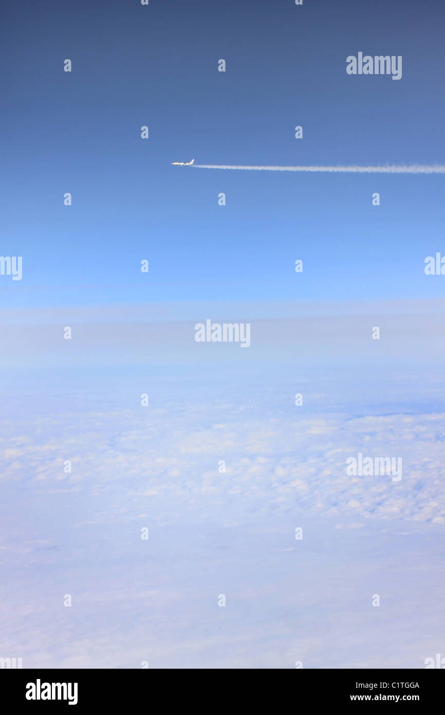 Contrail High Resolution Stock Photography and Images - Alamy
