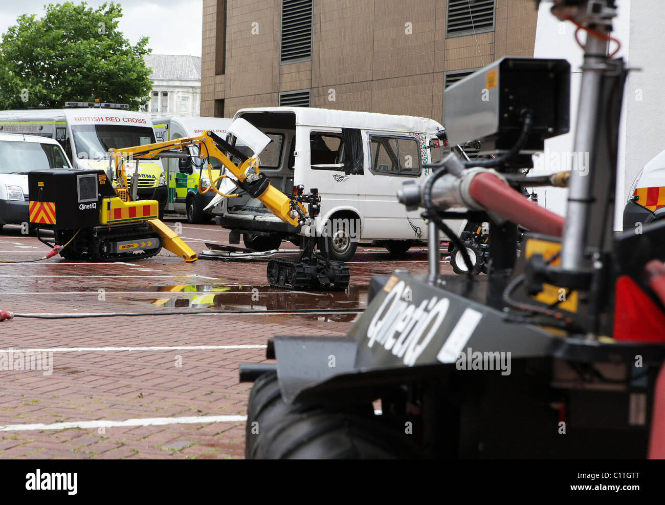 Firefighting Robot British Dwp firefighing robots 030809 jpen hi-res stock photography and images ...