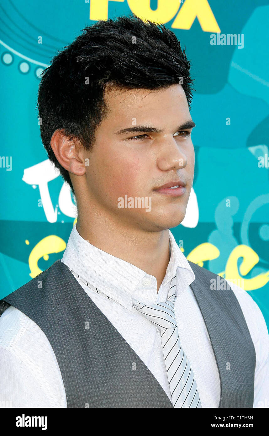 taylor lautner teen choice Jennifer aniston hot ass pics
