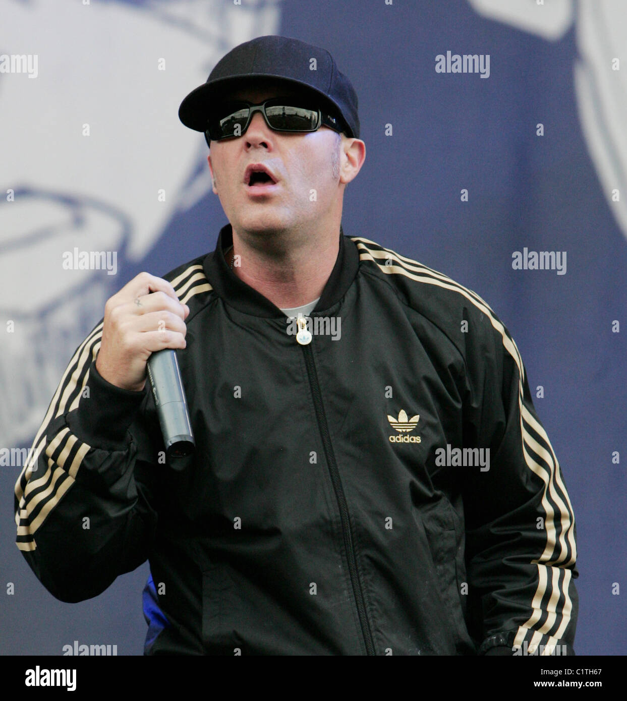 Fred Durst Limp Bizkit performing live at Sonisphere Festival - Day Two Stevenage, England - 02.08.09 Stock Photo - Alamy