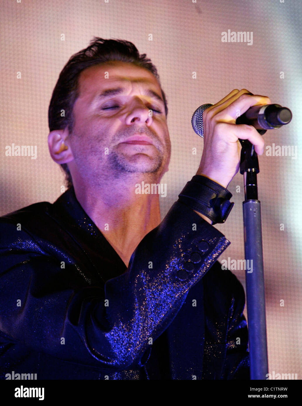 Gahan Dave Gahan Depeche Mode performing live at Madison Square Garden New ...
