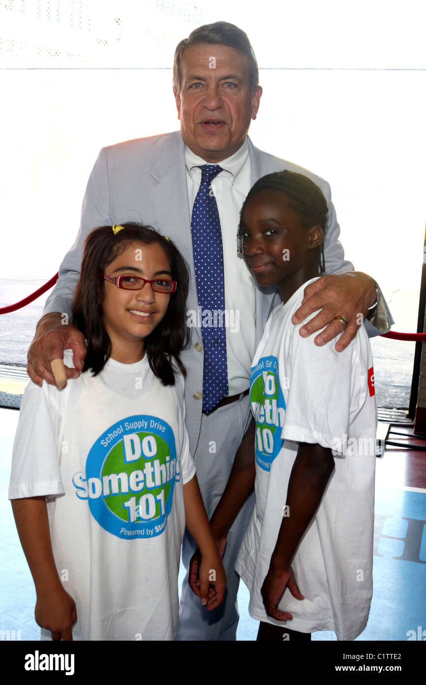 C. Warren Moses The 2nd Annual Staples/Do Something 101 Volunteer Event