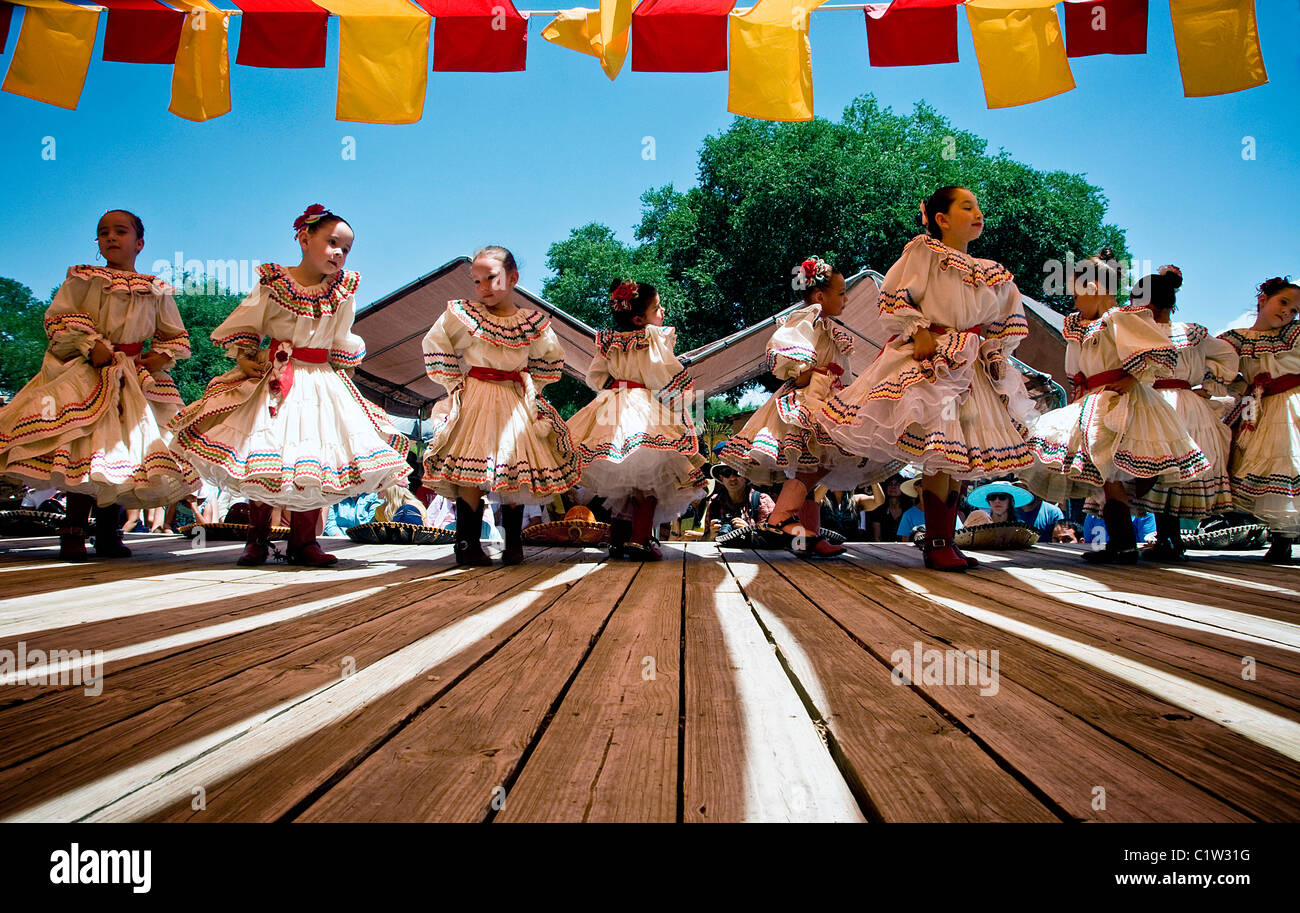Girls dancing Baile Folklorico, El Rancho De Las Golondrinas, Santa Fe, New  Mexico, USA Stock Photo - Alamy