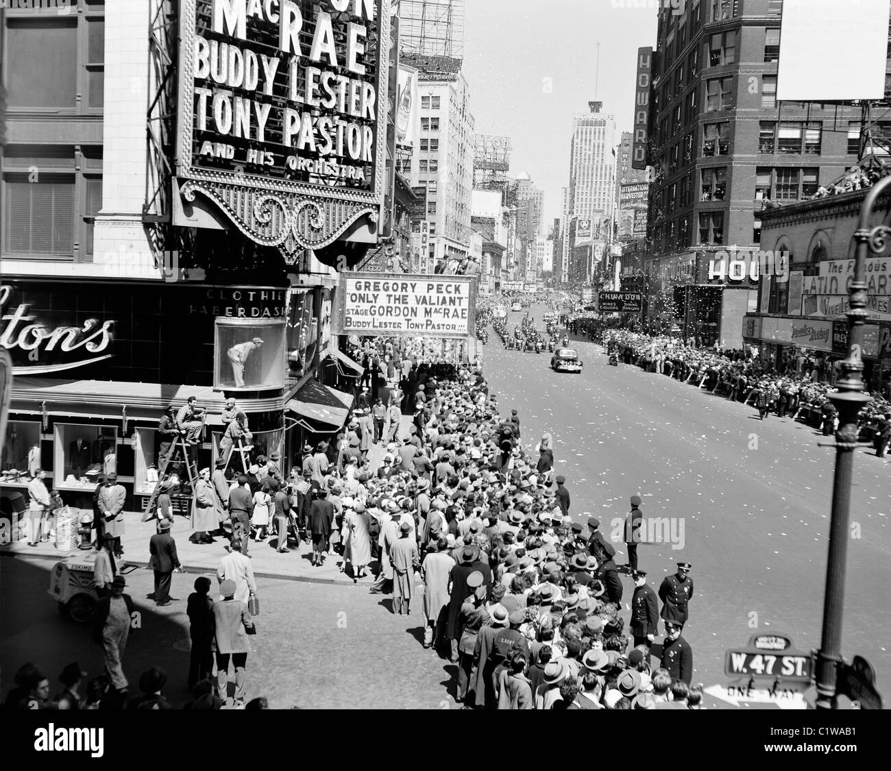 USA, New York City, Manhattan, General Douglas MacArthur parade in April, 1951 Stock Photo