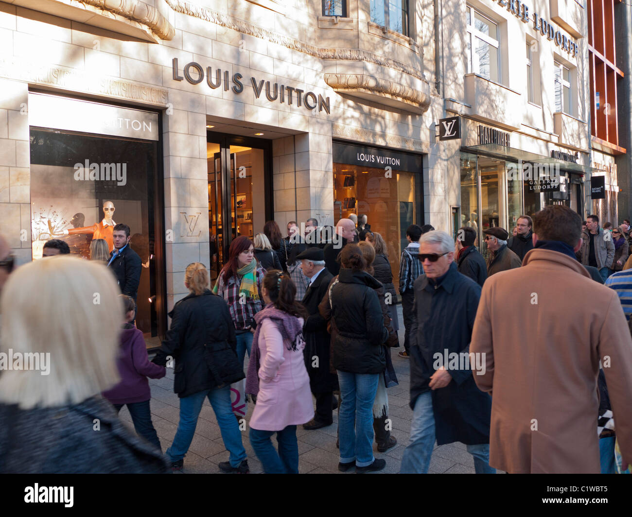 Louis Vuitton shop on Königsallee, (short Kö), famous shopping mile in  Dusseldorf, Germany Stock Photo - Alamy