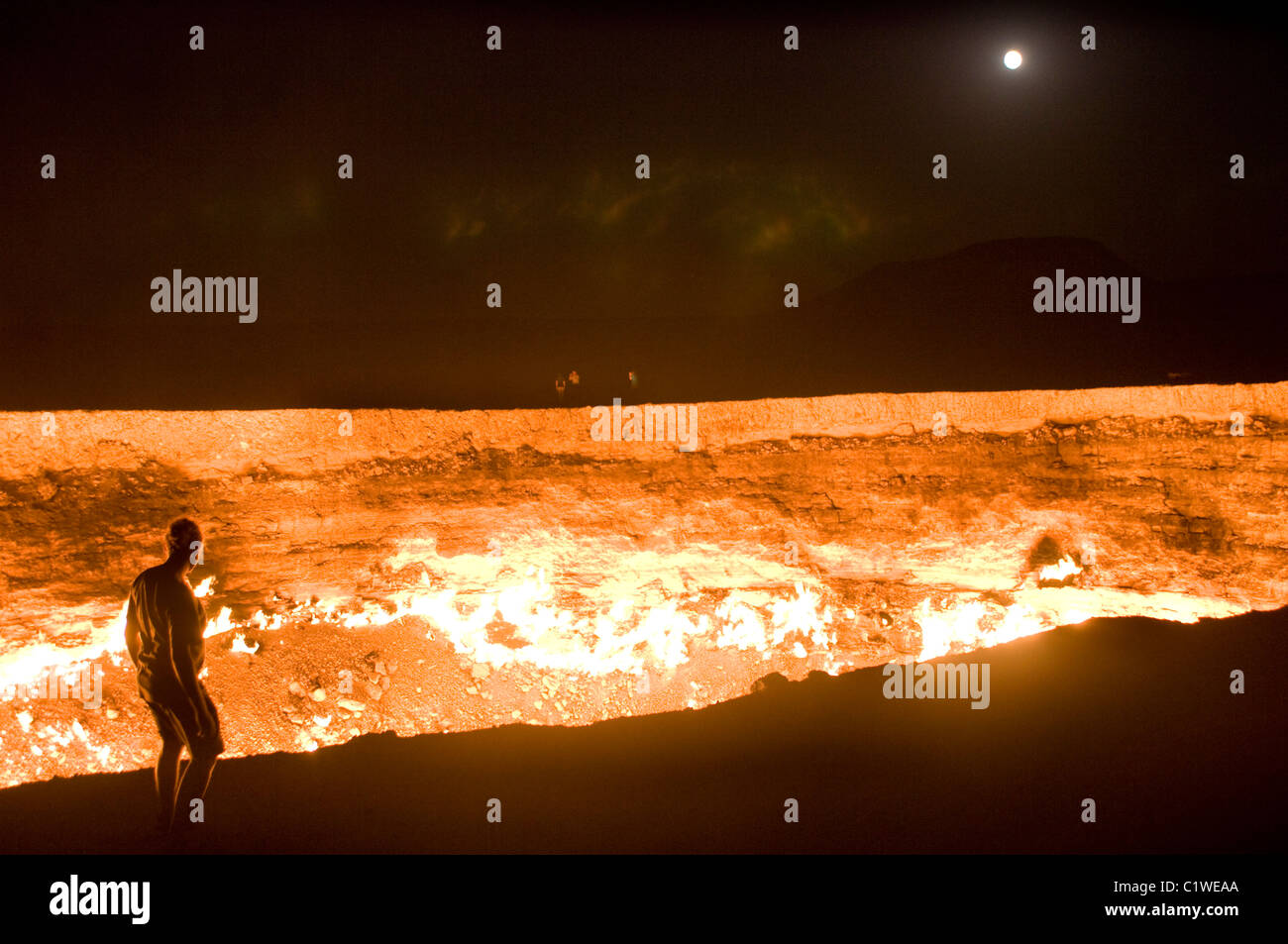 Turkmenistan, Darvaza Gas crater Stock Photo - Alamy