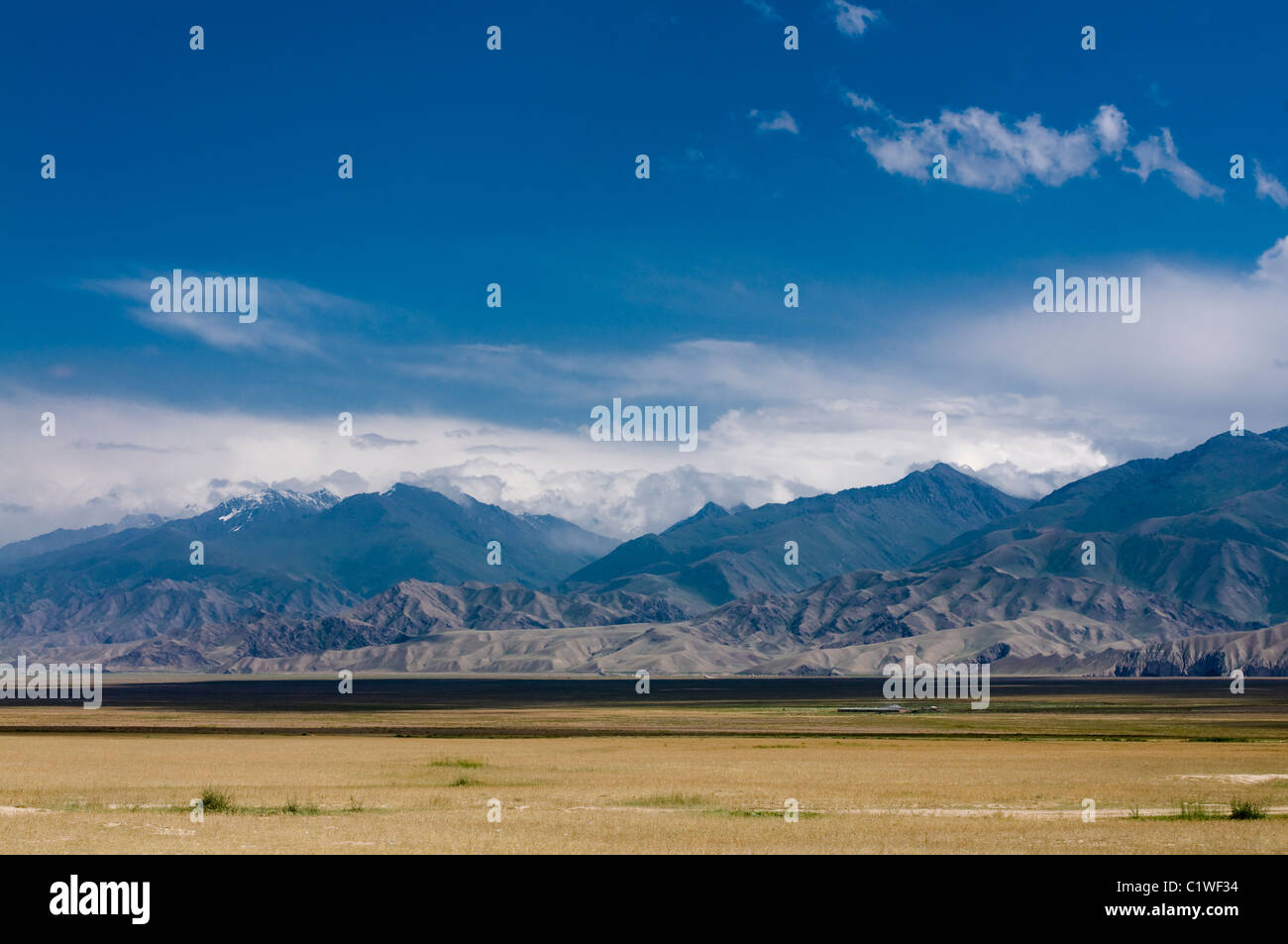 Kyrgyzstan, Torugart Pass, Naryn Province, mountain landscape Stock Photo