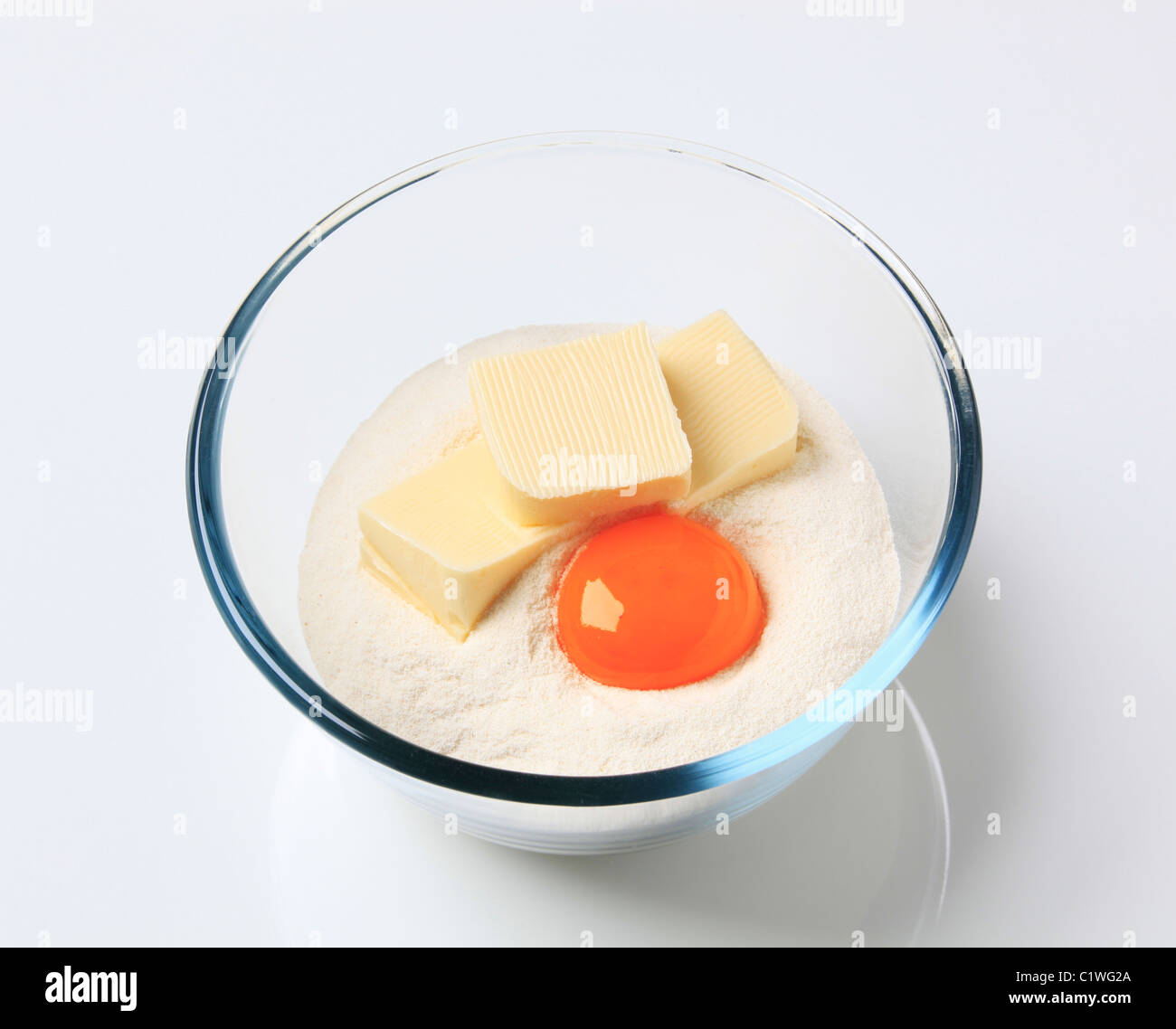 Egg yolk flower baking hires stock photography and images Alamy