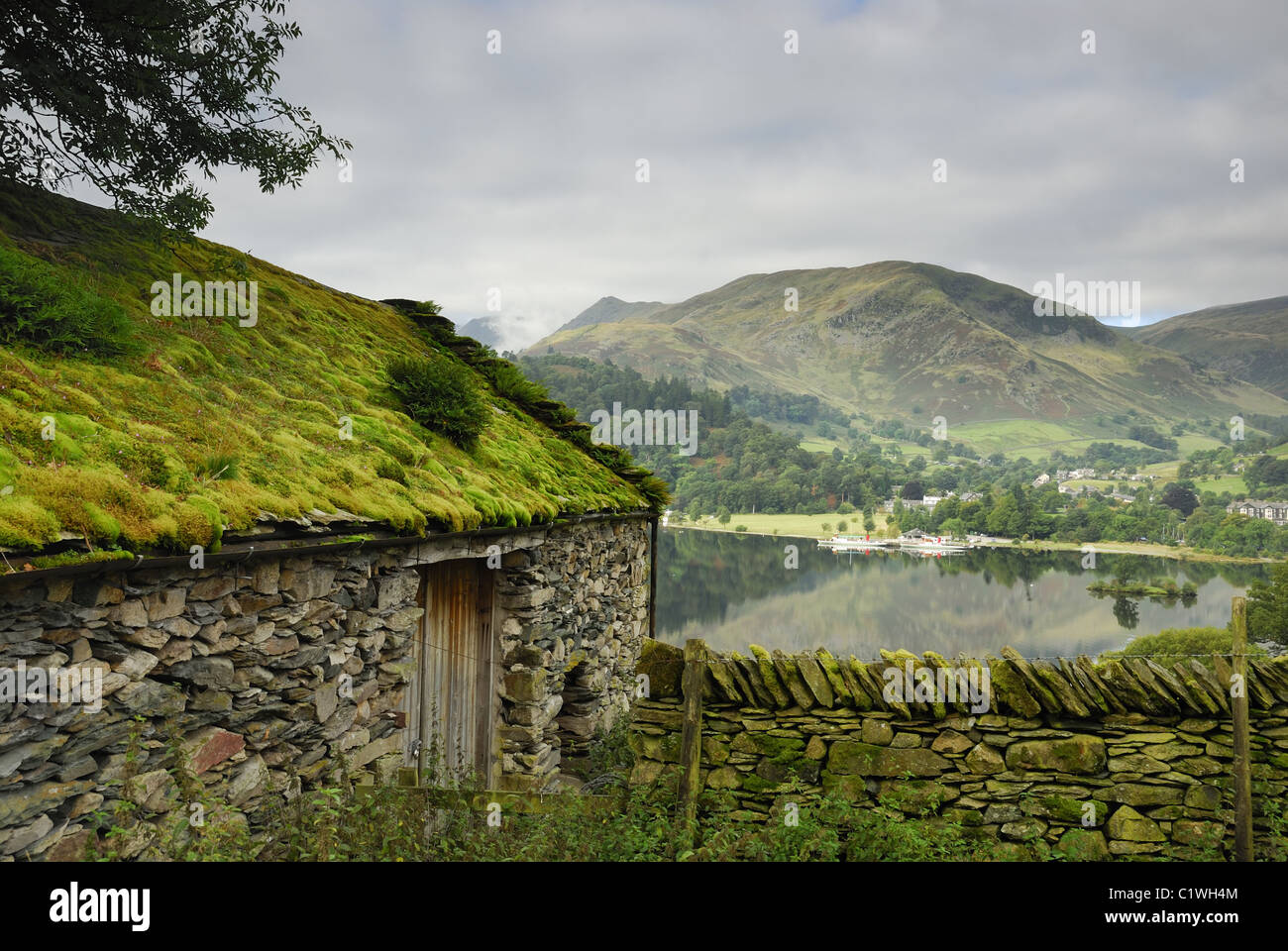 English lake district barn hi-res stock photography and images - Alamy