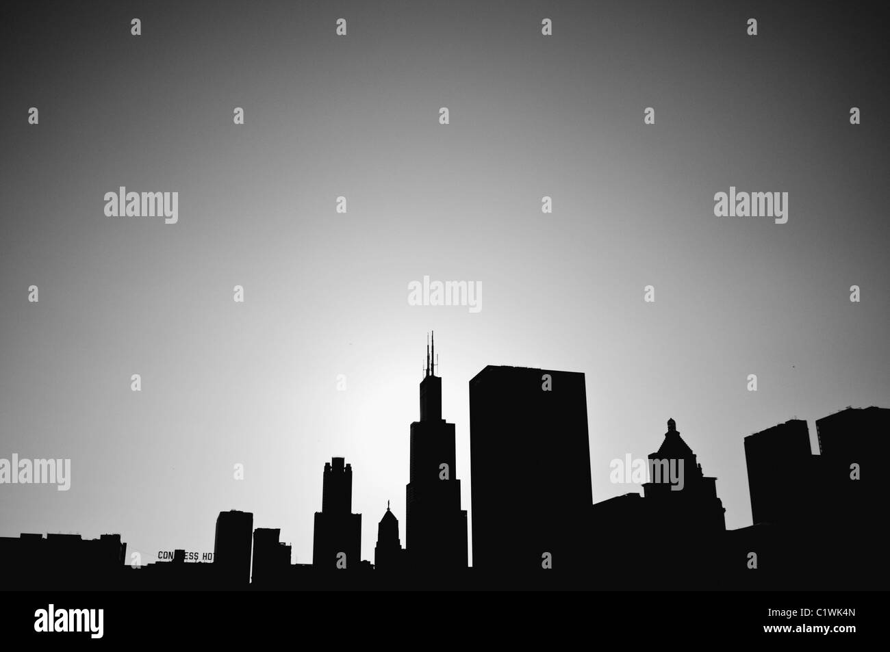 Chicago skyline silhouette Black and White Stock Photos & Images - Alamy