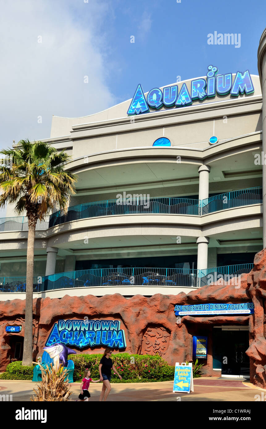 Downtown houston aquarium hires stock photography and images Alamy