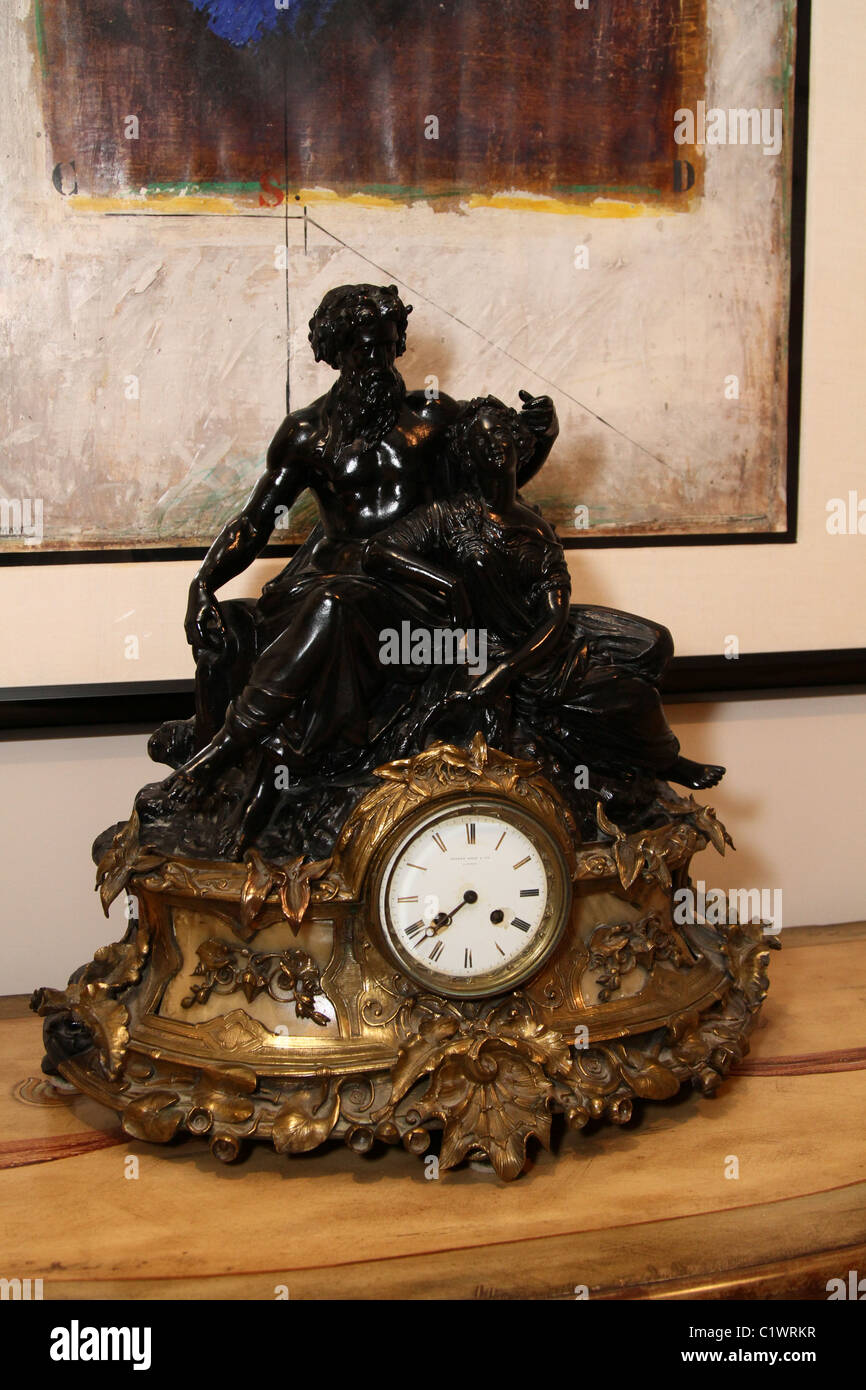 Antique clock hi-res stock photography and images - Alamy