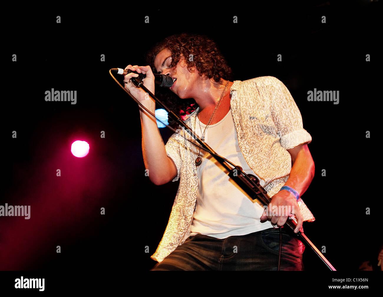 Alex Vargas of Vagabond performing live at Liverpool Masque Liverpool,  England - 17.08.09 Sakura Stock Photo - Alamy