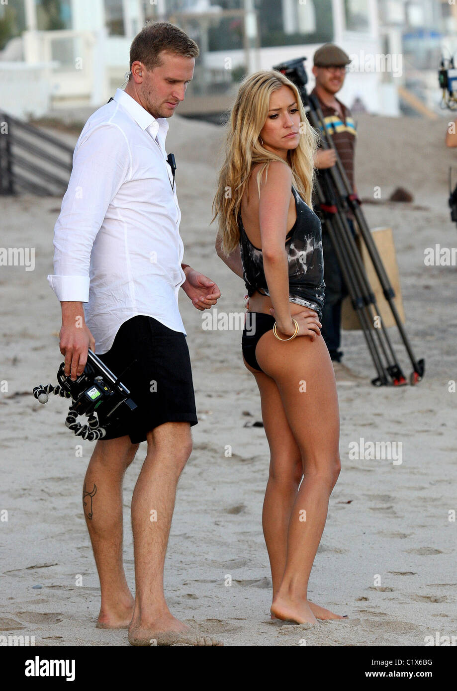 Kristin Cavallari films scenes for 'The Hills' on Malibu beach Los Angeles,  California - 28.08.09 Stock Photo - Alamy