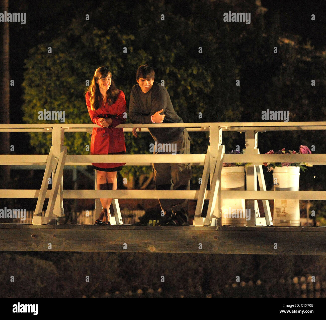 Ashton Kutcher and Jennifer Garner on the set of their new film