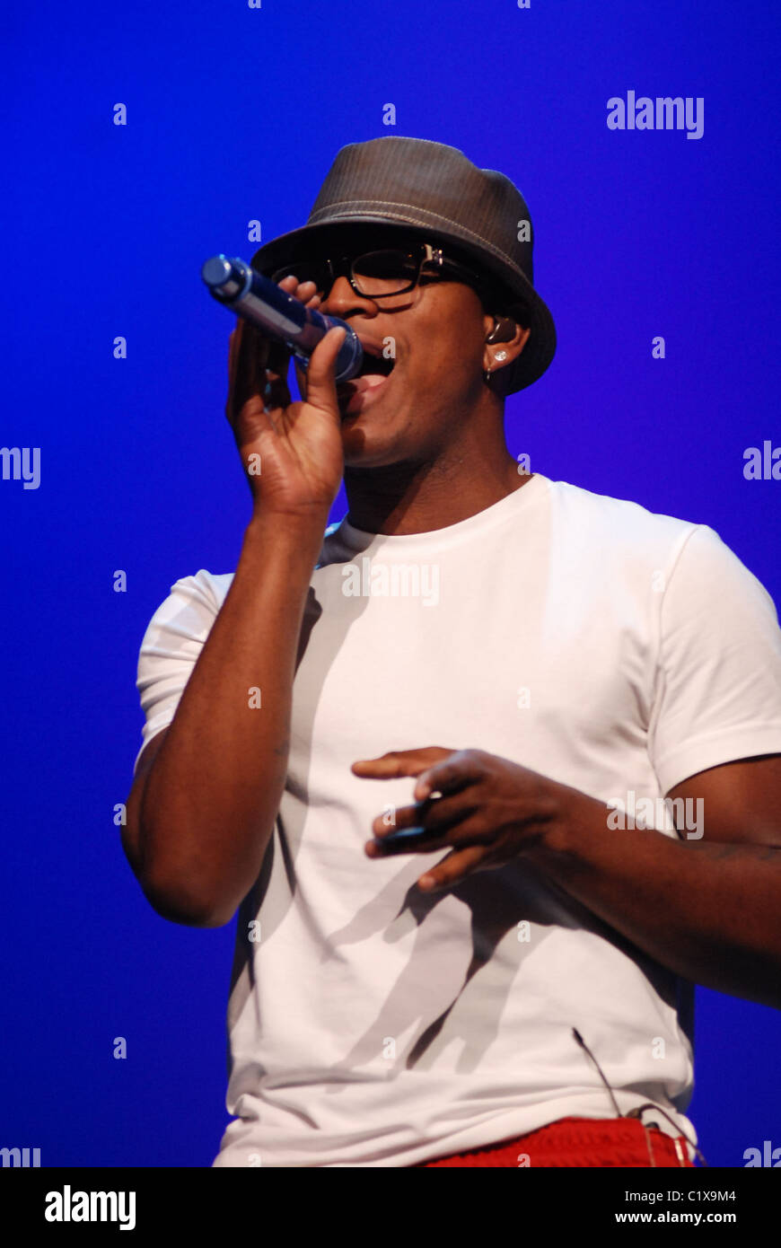 Ne Yo Performance Ne-Yo performs during rehearsals for The 11th Annual Macy's Glamorama ...