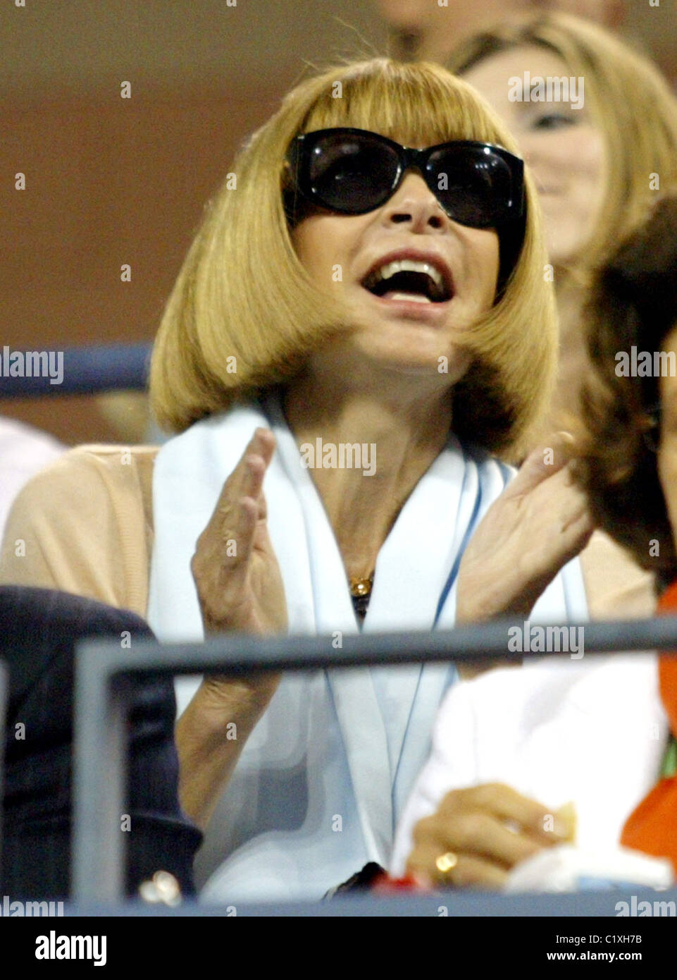 US Vogue editor-in-chief Anna Wintour watching Roger Federer of Switzerland  against Simon Greul of Germany during day three of Stock Photo - Alamy